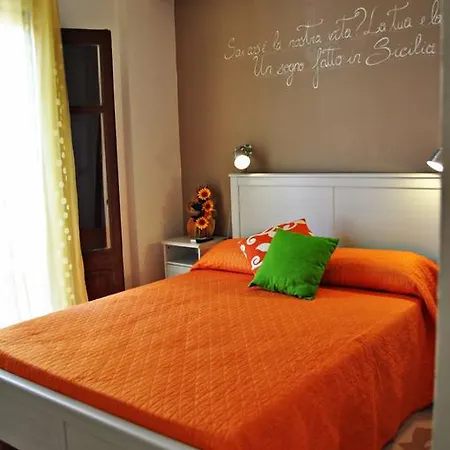 Gasthuis Emy House *